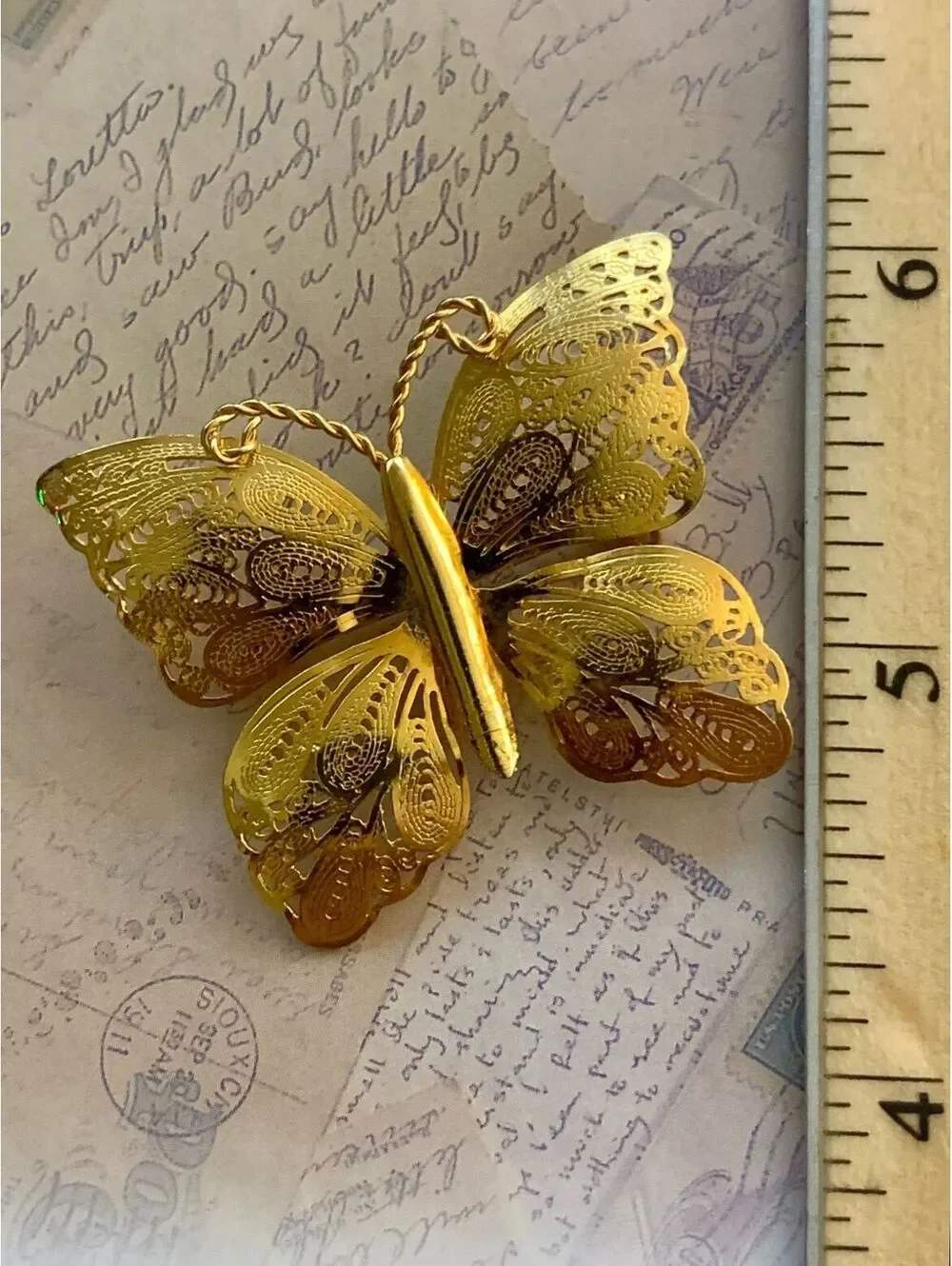 Vintage Golden Filigree Butterfly Brooch Pin - Elegant Statement Accessory